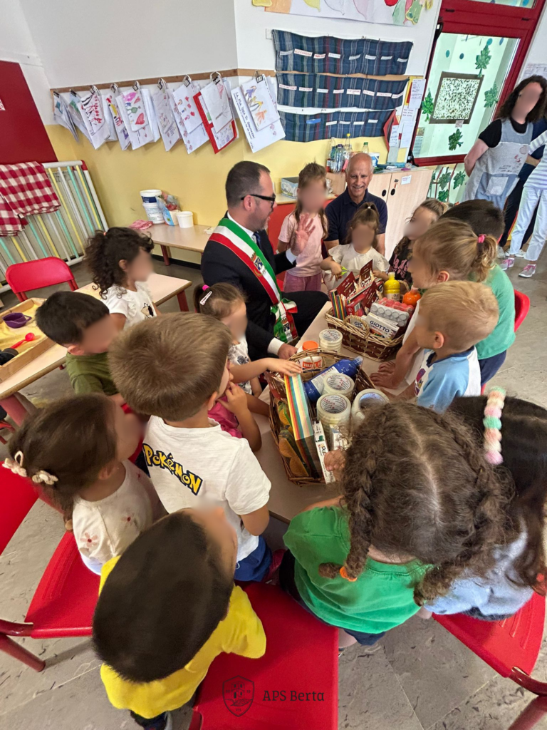 APS Berta dona materiale didattico alla Scuola dell’Infanzia Arcobaleno di Montegrotto Terme